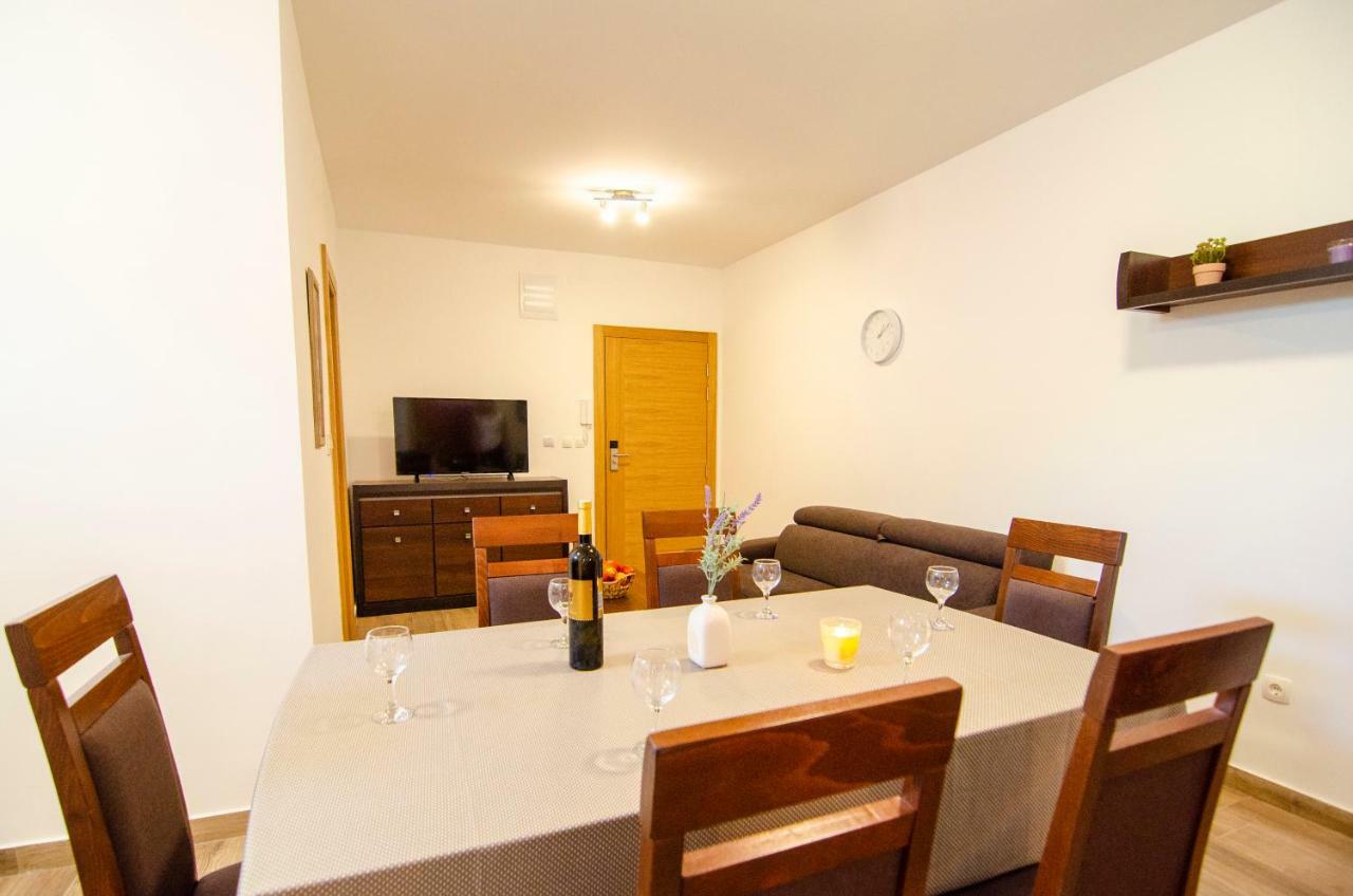 Apartments Sara 4 Bol Dış mekan fotoğraf