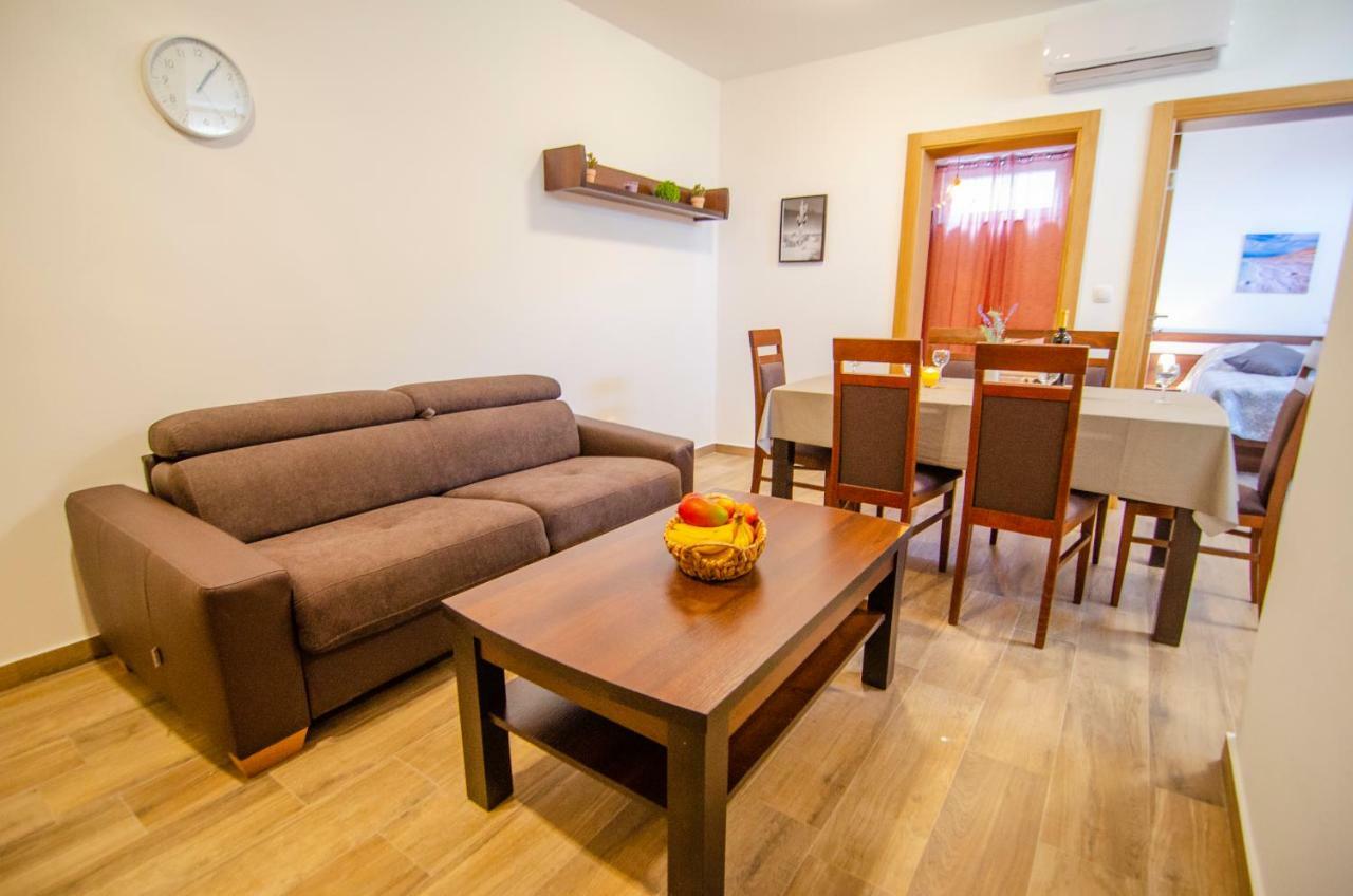 Apartments Sara 4 Bol Dış mekan fotoğraf