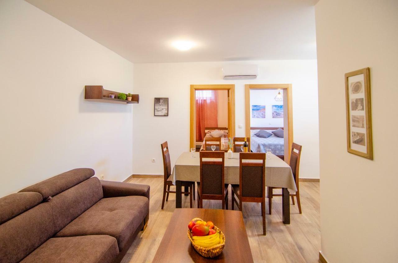 Apartments Sara 4 Bol Dış mekan fotoğraf