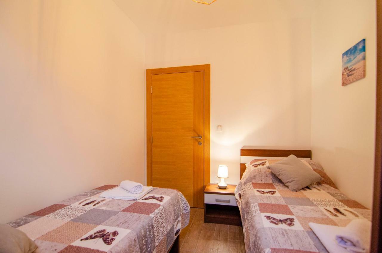 Apartments Sara 4 Bol Dış mekan fotoğraf