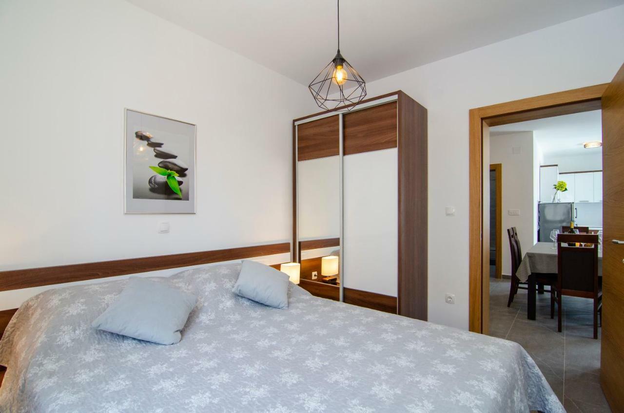 Apartments Sara 4 Bol Dış mekan fotoğraf