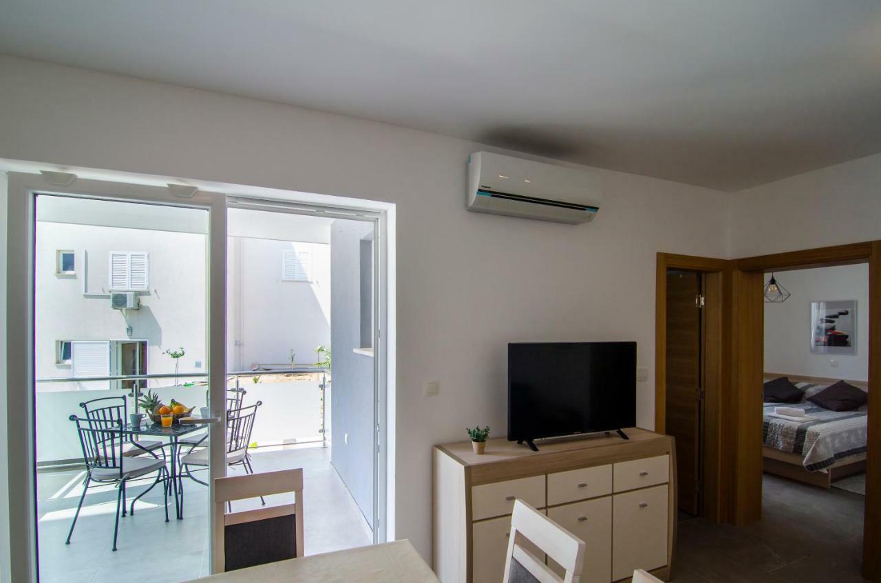 Apartments Sara 4 Bol Dış mekan fotoğraf
