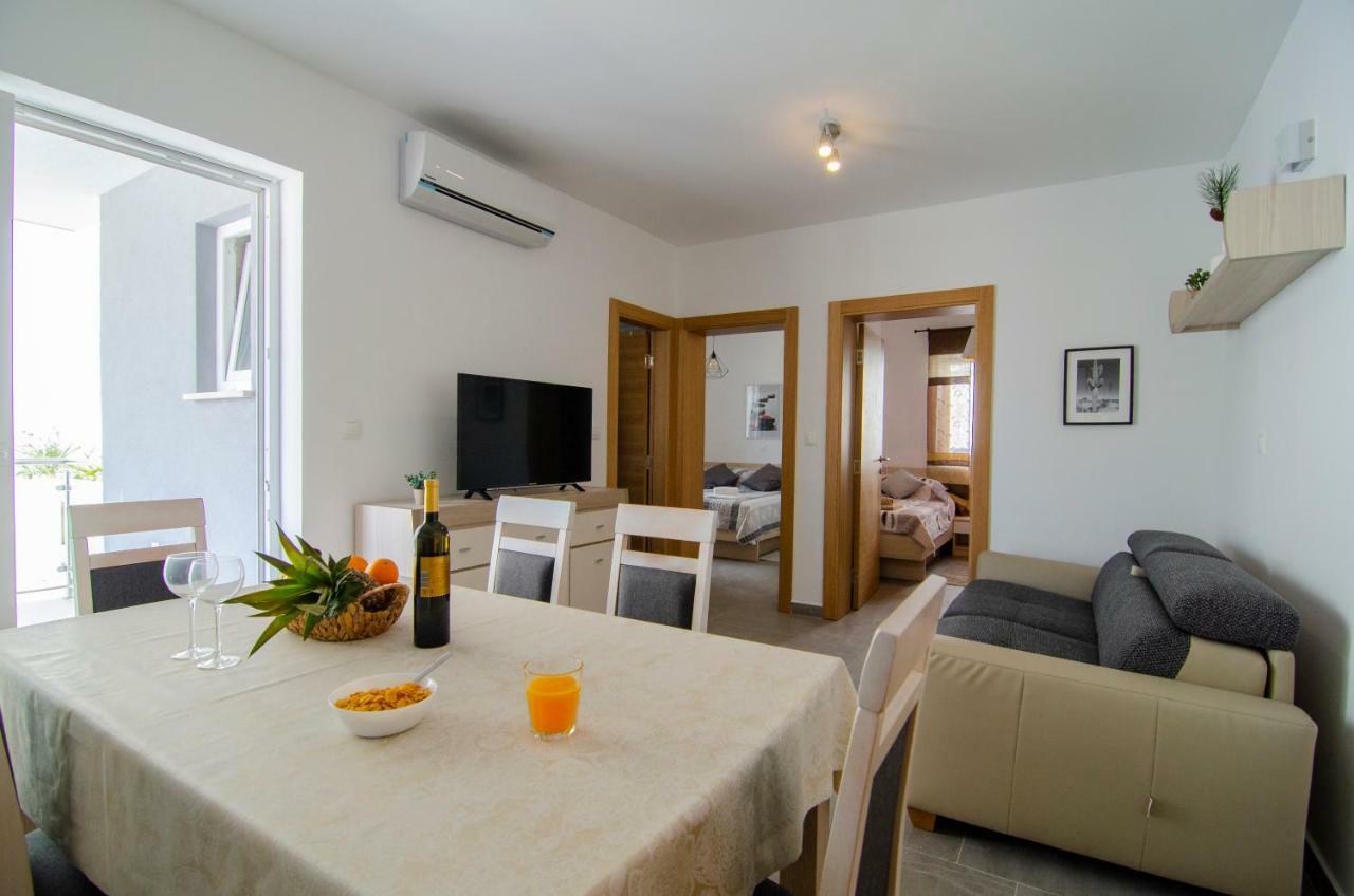 Apartments Sara 4 Bol Dış mekan fotoğraf